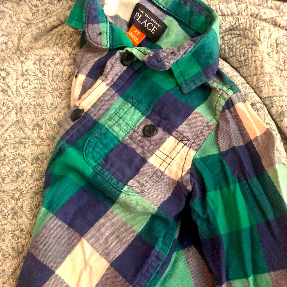 The Children’s Place Boys 2T Plaid Button Up Shirt